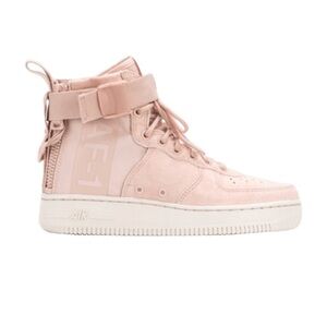 Nike SF Airforce Ones Mid Particle Beige.